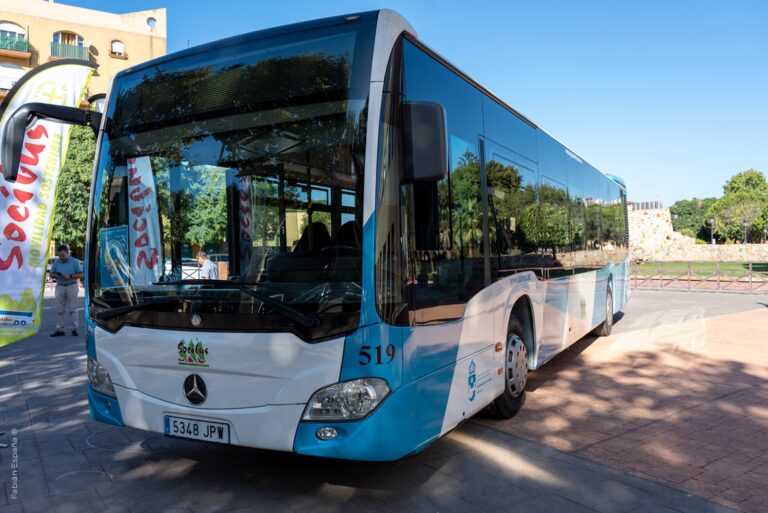 Socibus incorpora dos nuevos autobuses adaptados para la flota local