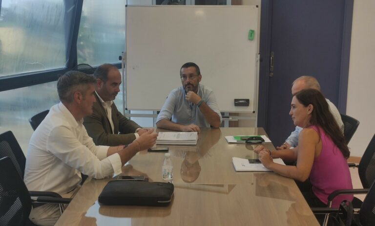 El Ayuntamiento aborda con Diputación el proyecto de adecuación de la Estación de Autobuses