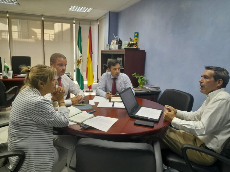 Rodríguez Ros aborda con Abellán la situación educativa en el municipio