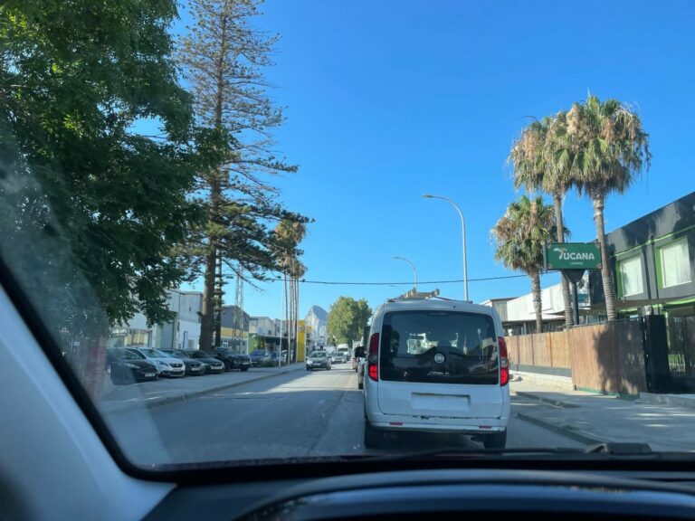 El Ayuntamiento  evalúa modificar la organización de la obra en la carretera del cementerio para acelerar su avance