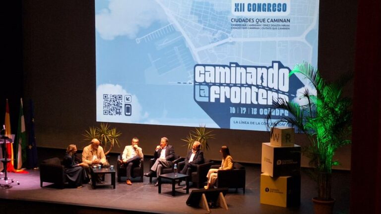 La Línea se llena de pasos: arranca el congreso “Ciudades que Caminan” con récord de asistentes