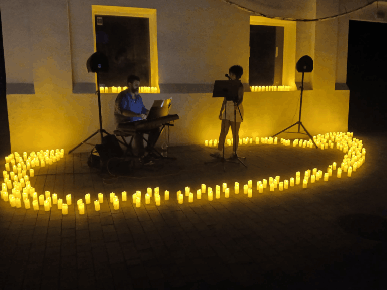 Más de 5.000 velas iluminarán este viernes el centro de La Línea