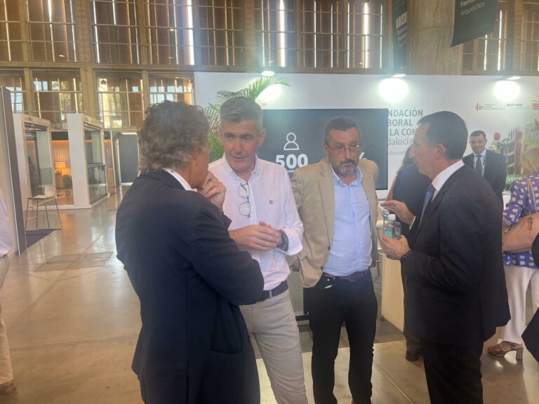 Juan Franco busca nuevas oportunidades para La Línea en la feria de la construcción